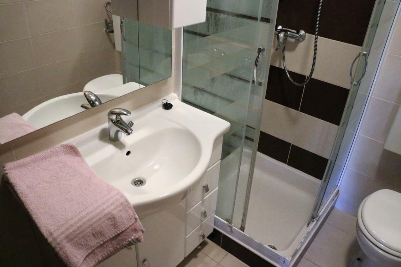 Apartments Vir Delfin Dış mekan fotoğraf